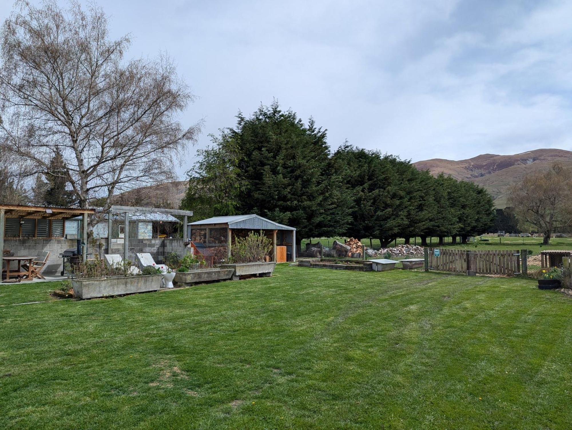 Burkes Pass Country Motels Exterior photo